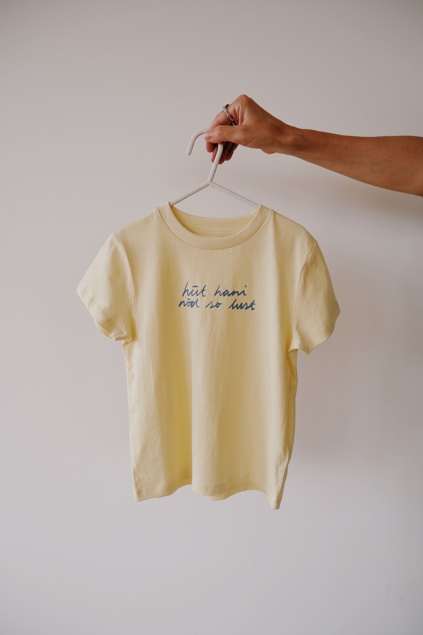 Kid T-Shirt - hüt hani nöd so lust - Butter - collab zürich