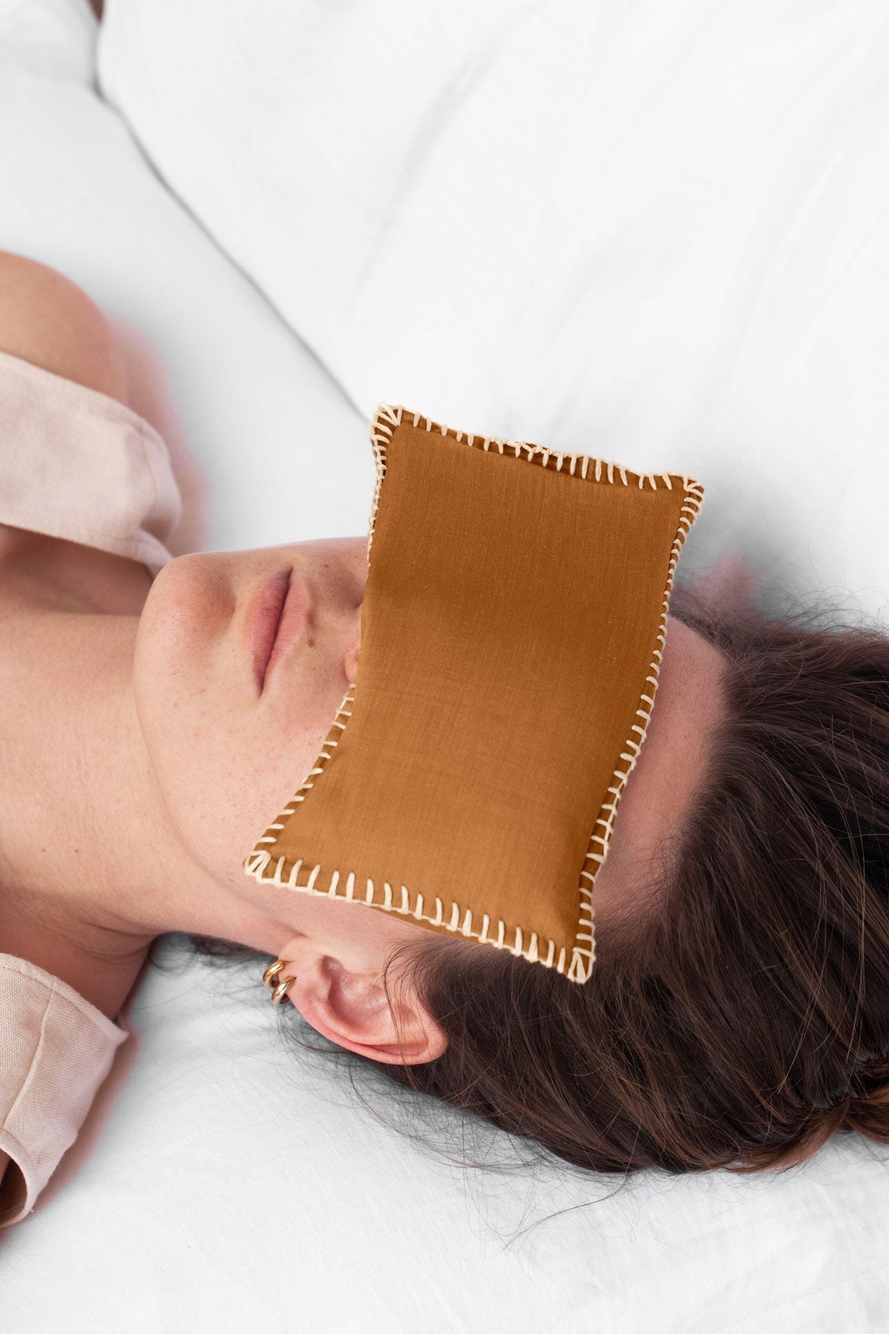 Eye Pillow - RAHA Hbik - Cognac - collab zürich