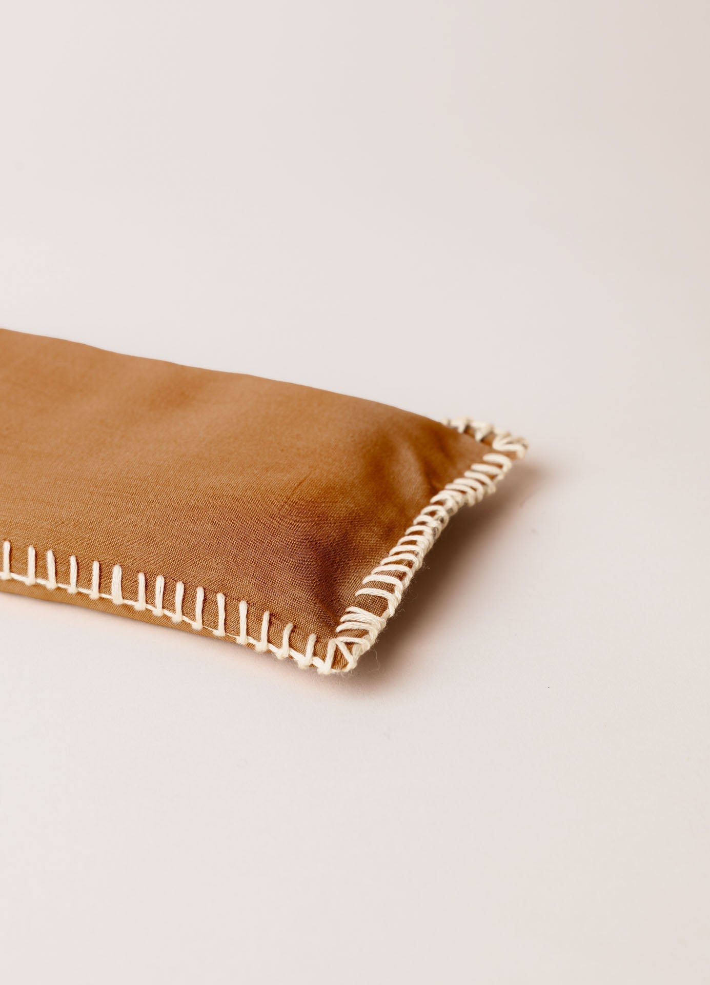 Eye Pillow - RAHA Hbik - Cognac - collab zürich