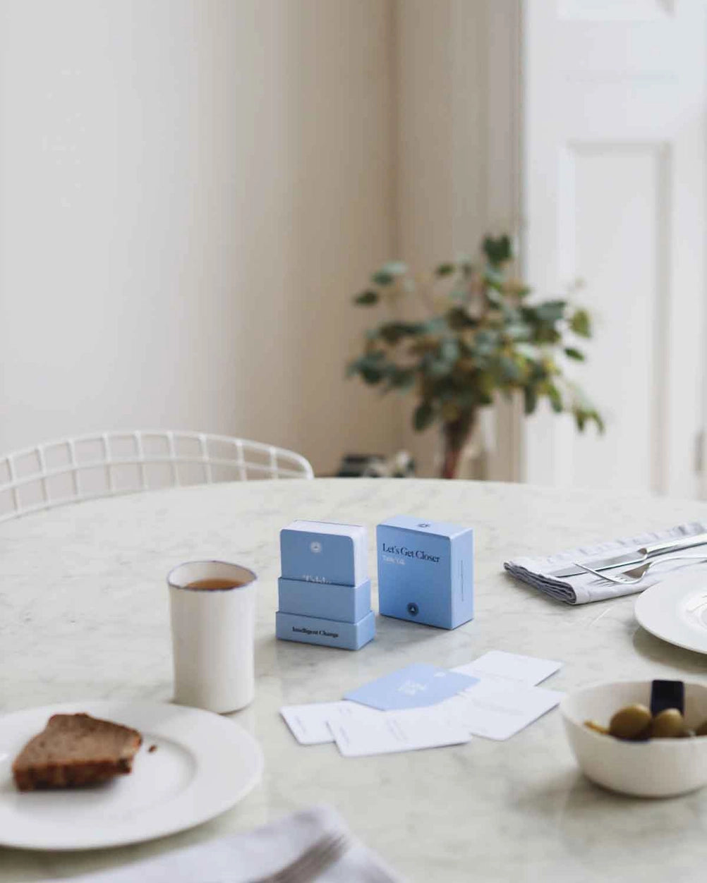 card game - get closer - table talk - collab zürich