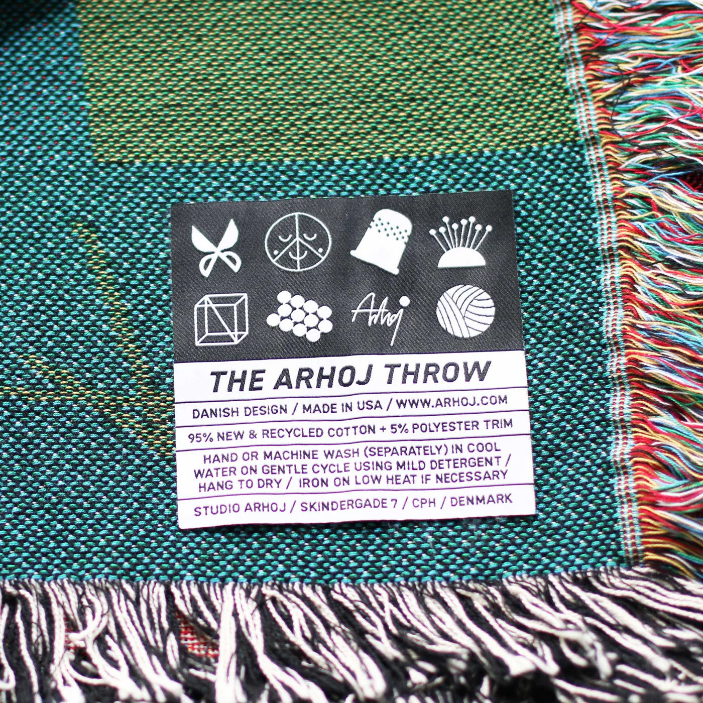 blanket throw hallway – collab zürich - Main Image