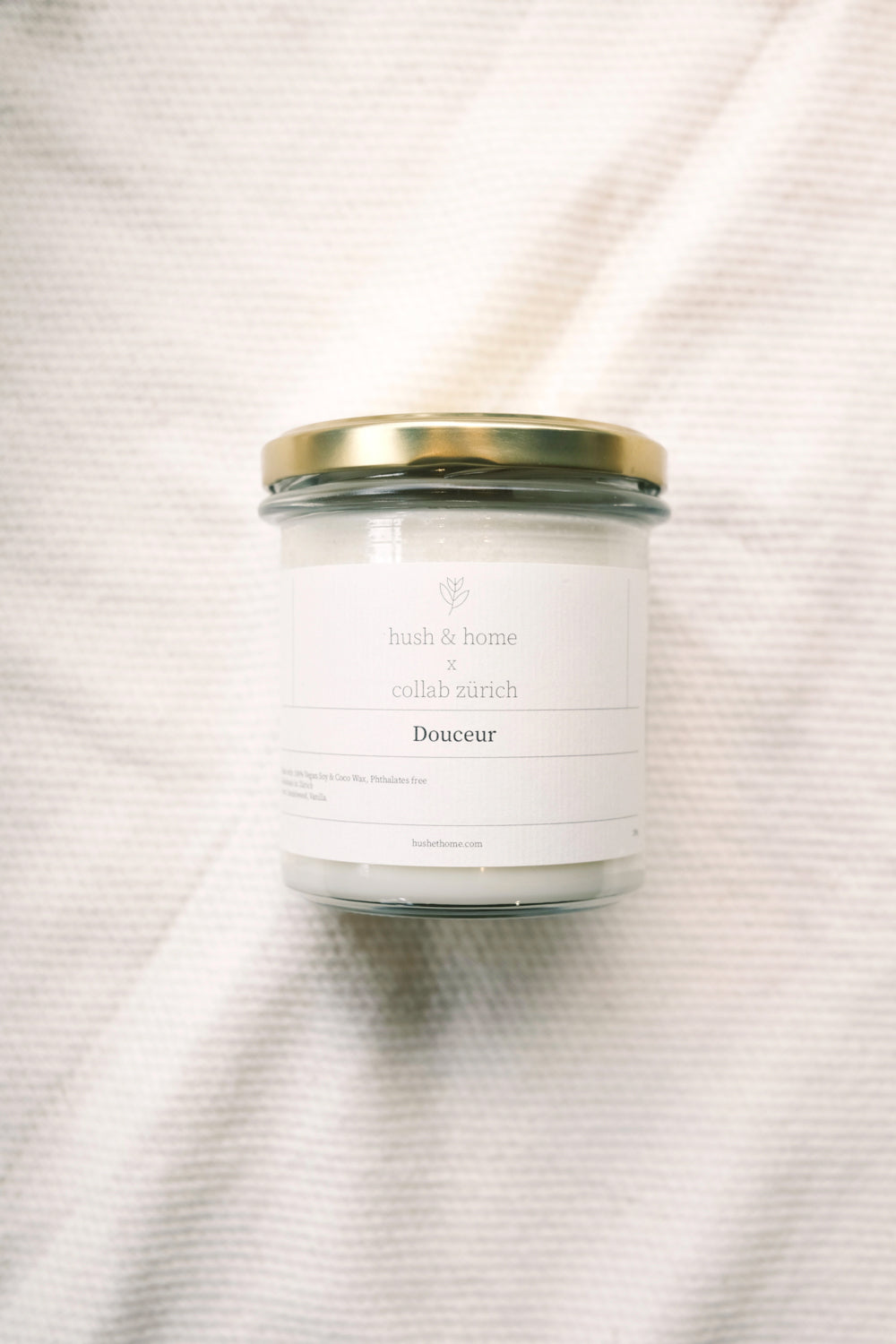scented candle - douceur - collab zürich