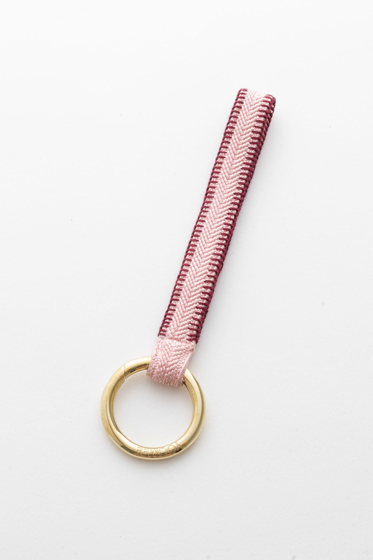 keychain loop - ZAHRA hbik - rose - collab zürich
