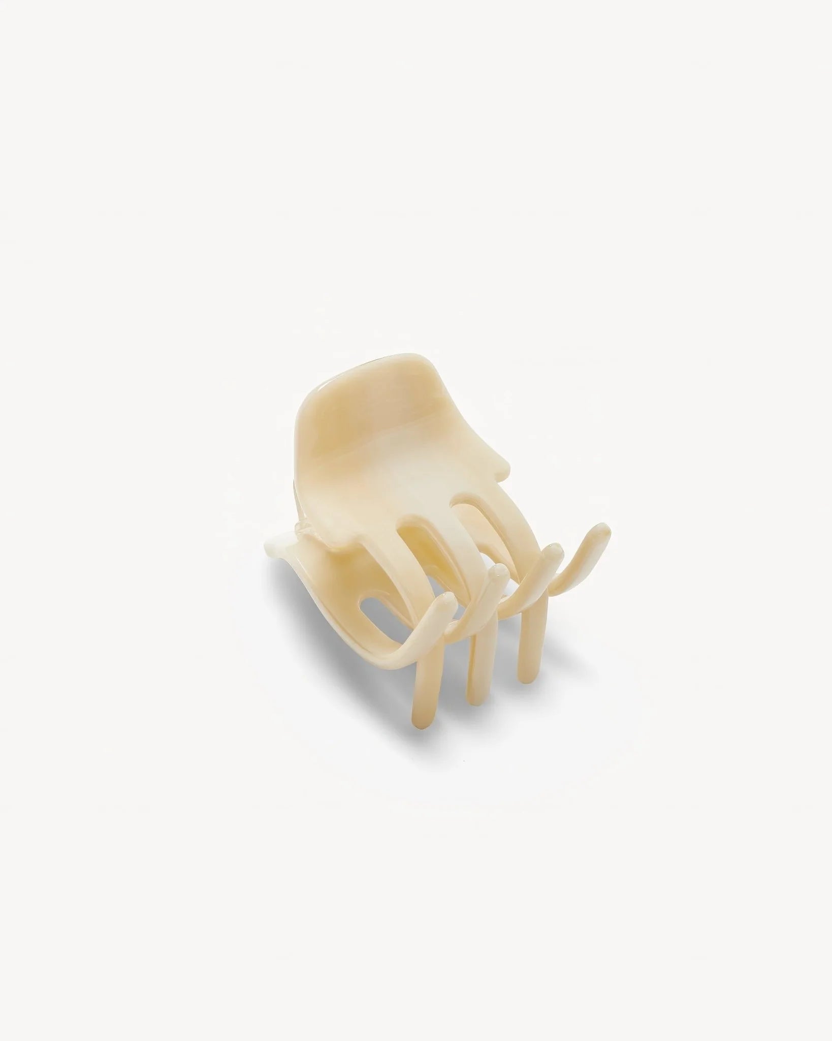 mini claw - alabaster - collab zürich