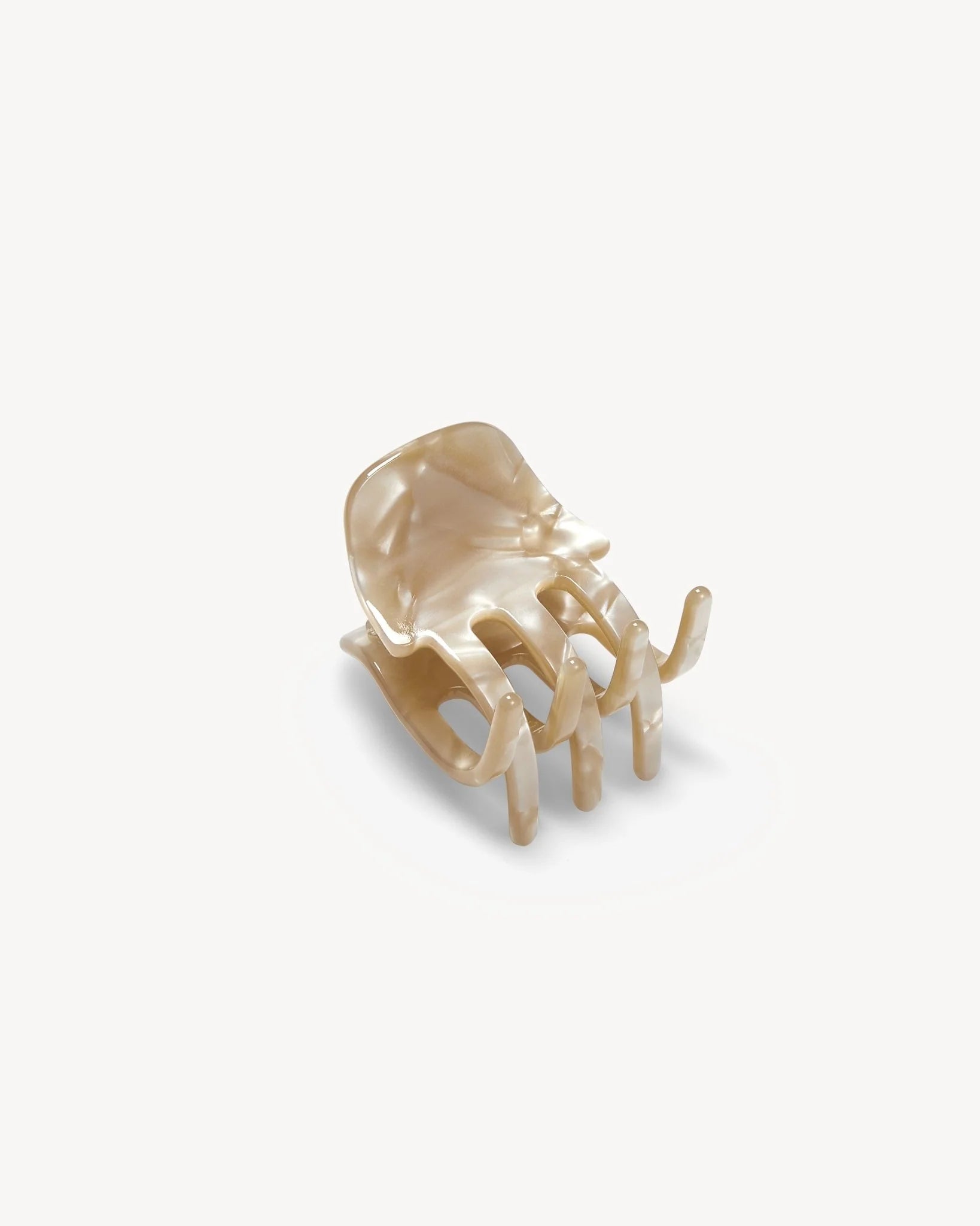 mini claw - sand shell - collab zürich