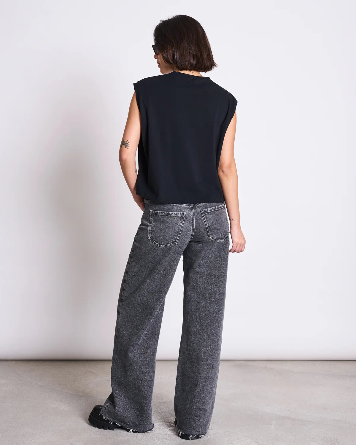 cotton t-shirt - ovar - black - collab zürich