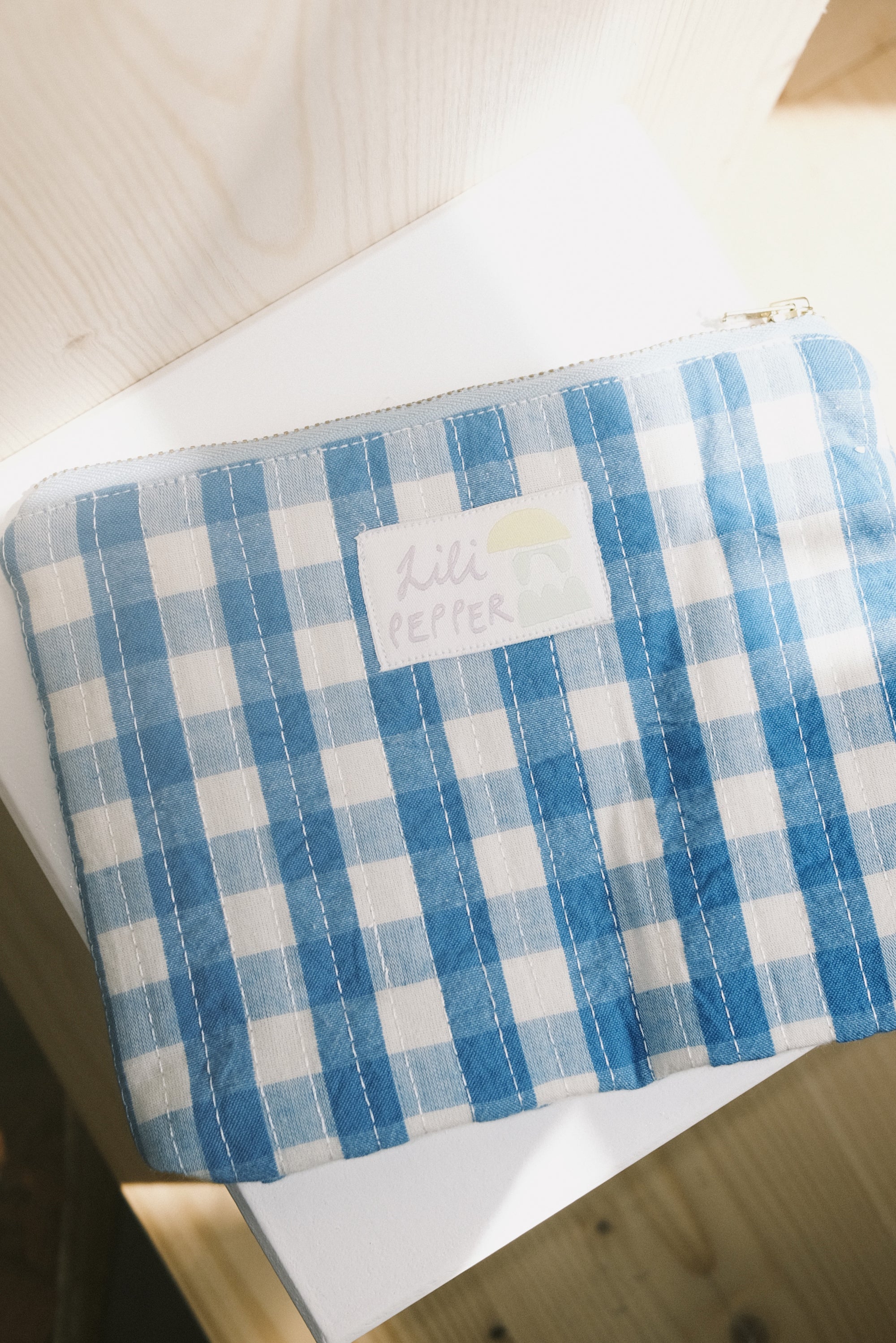 pouch - blue check - quilted - collab zürich