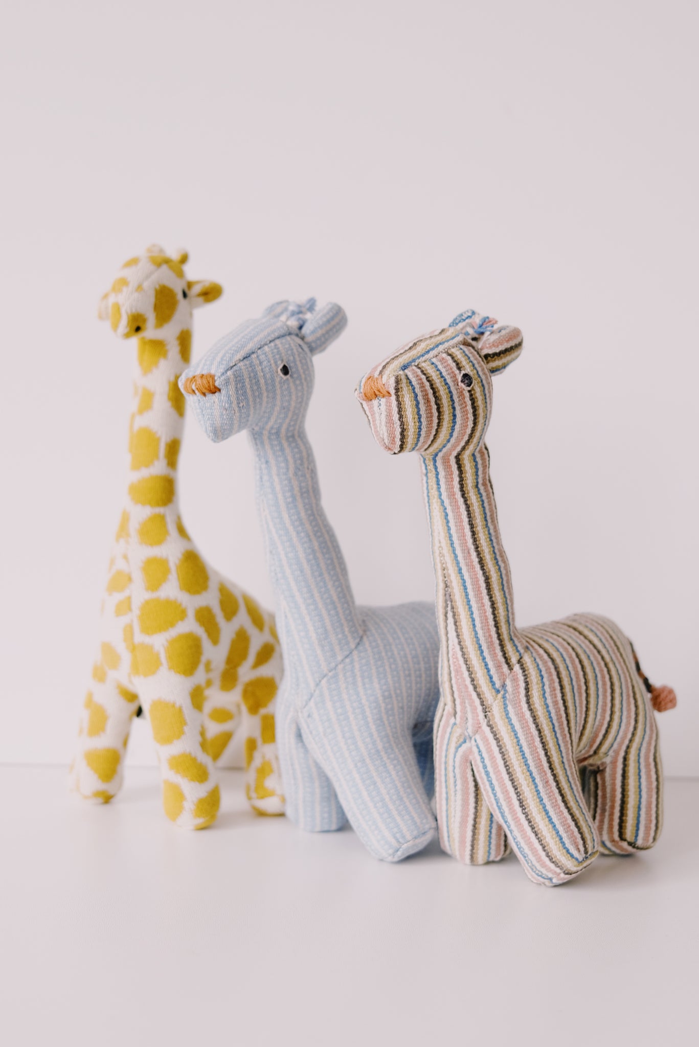 happy giraffe - knitted - collab zürich