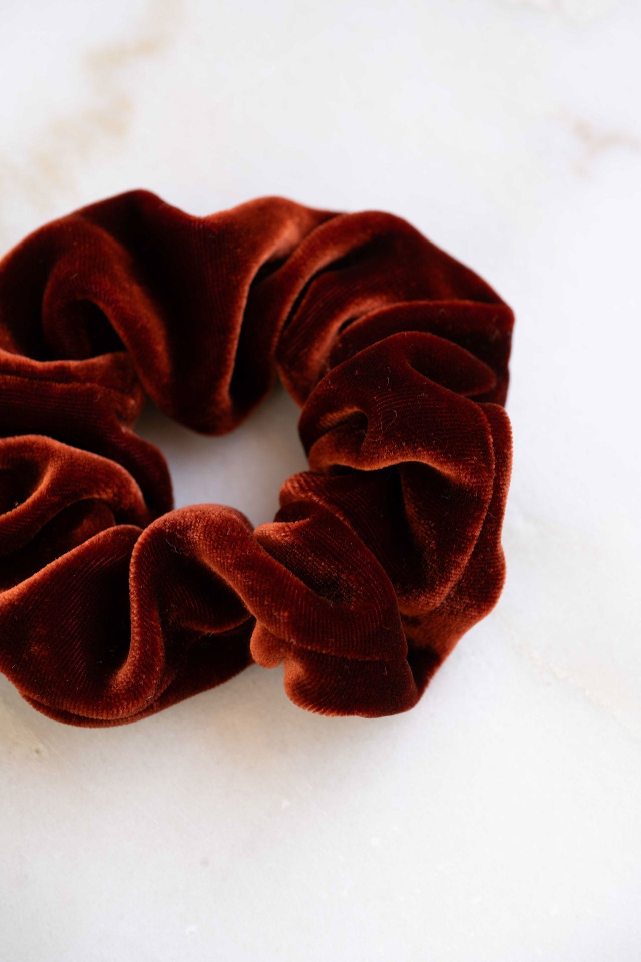 scrunchie - MEDINA velvet silk - fire orange - collab zürich