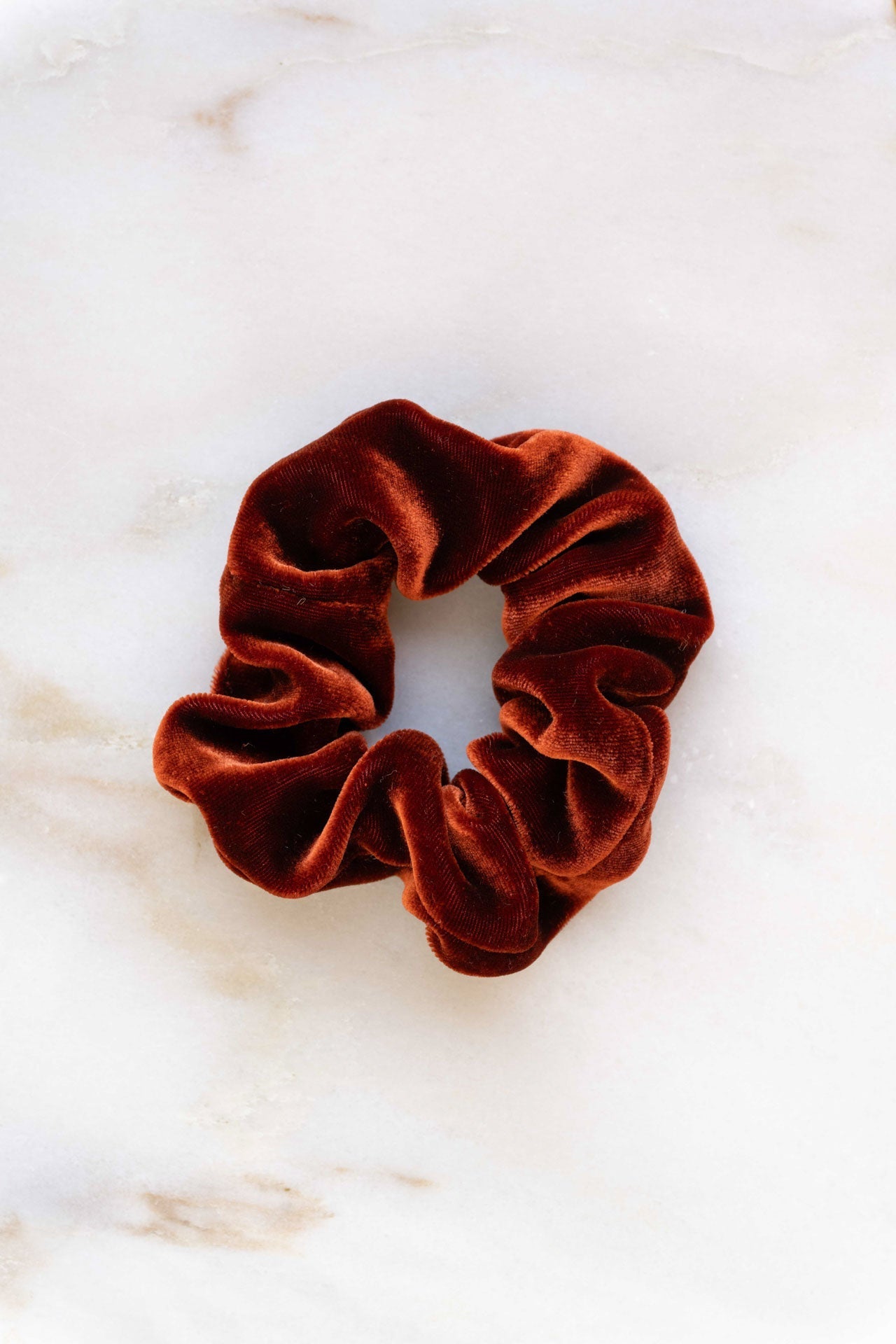 scrunchie - MEDINA velvet silk - fire orange - collab zürich