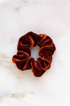 scrunchie - MEDINA velvet silk - fire orange - collab zürich