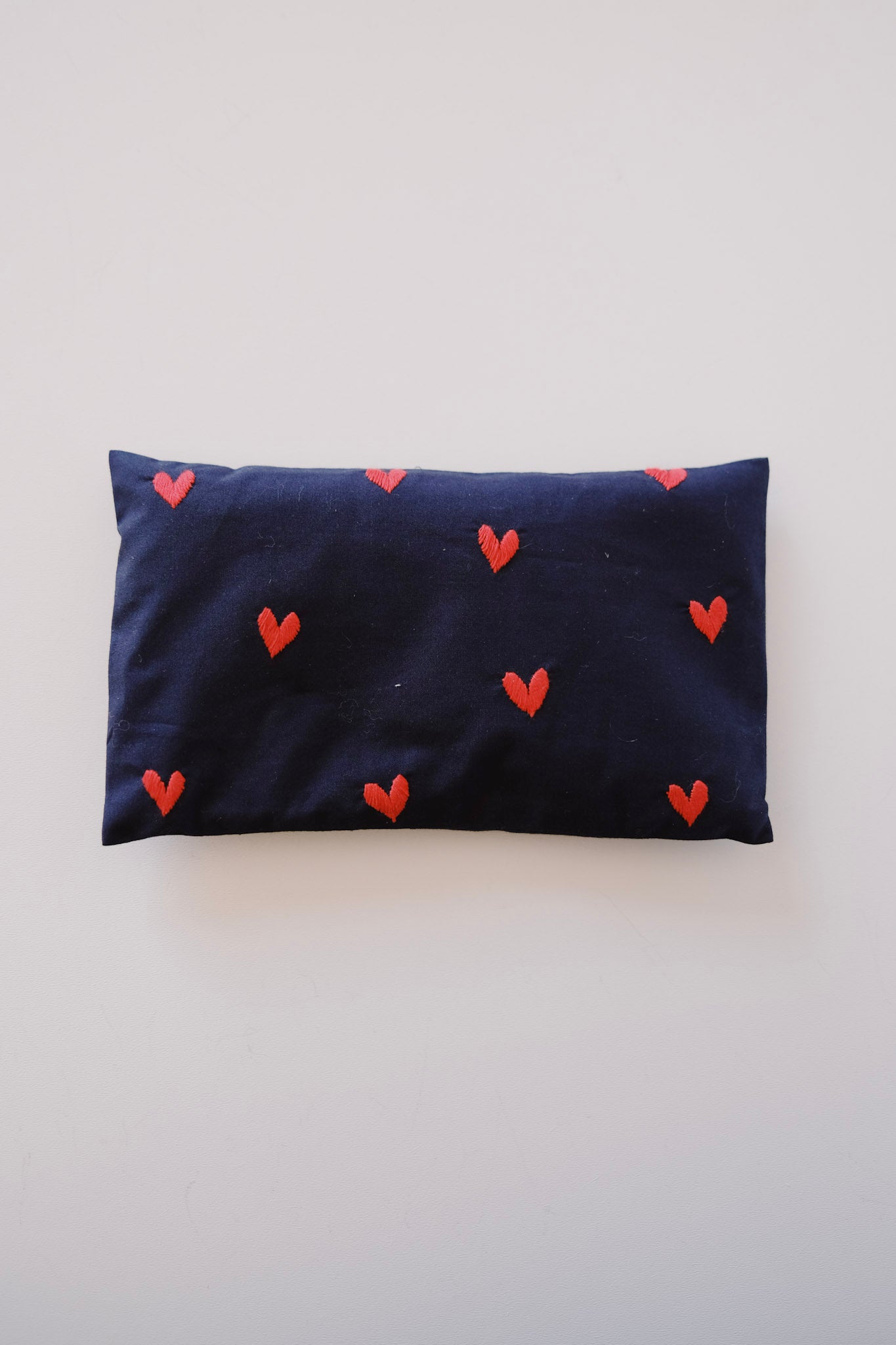 Eye Pillow - RAHA Hearts - Marine - collab zürich