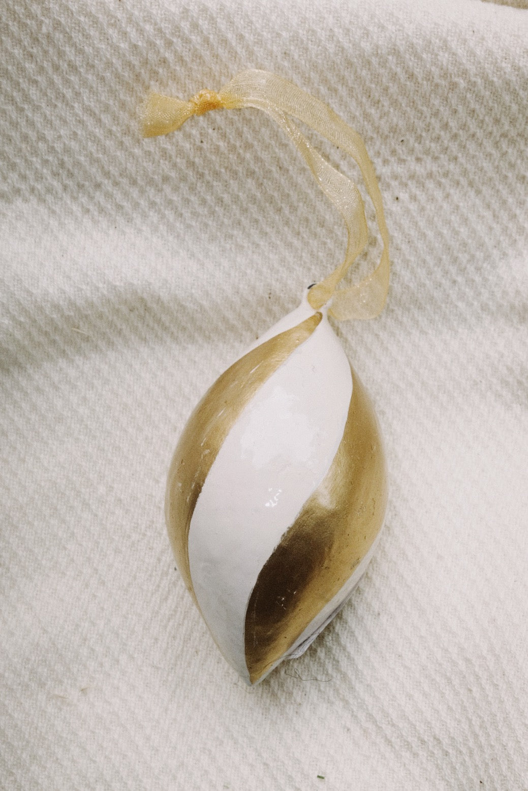 unbreakable christmas ornament - swirl spindle - collab zürich
