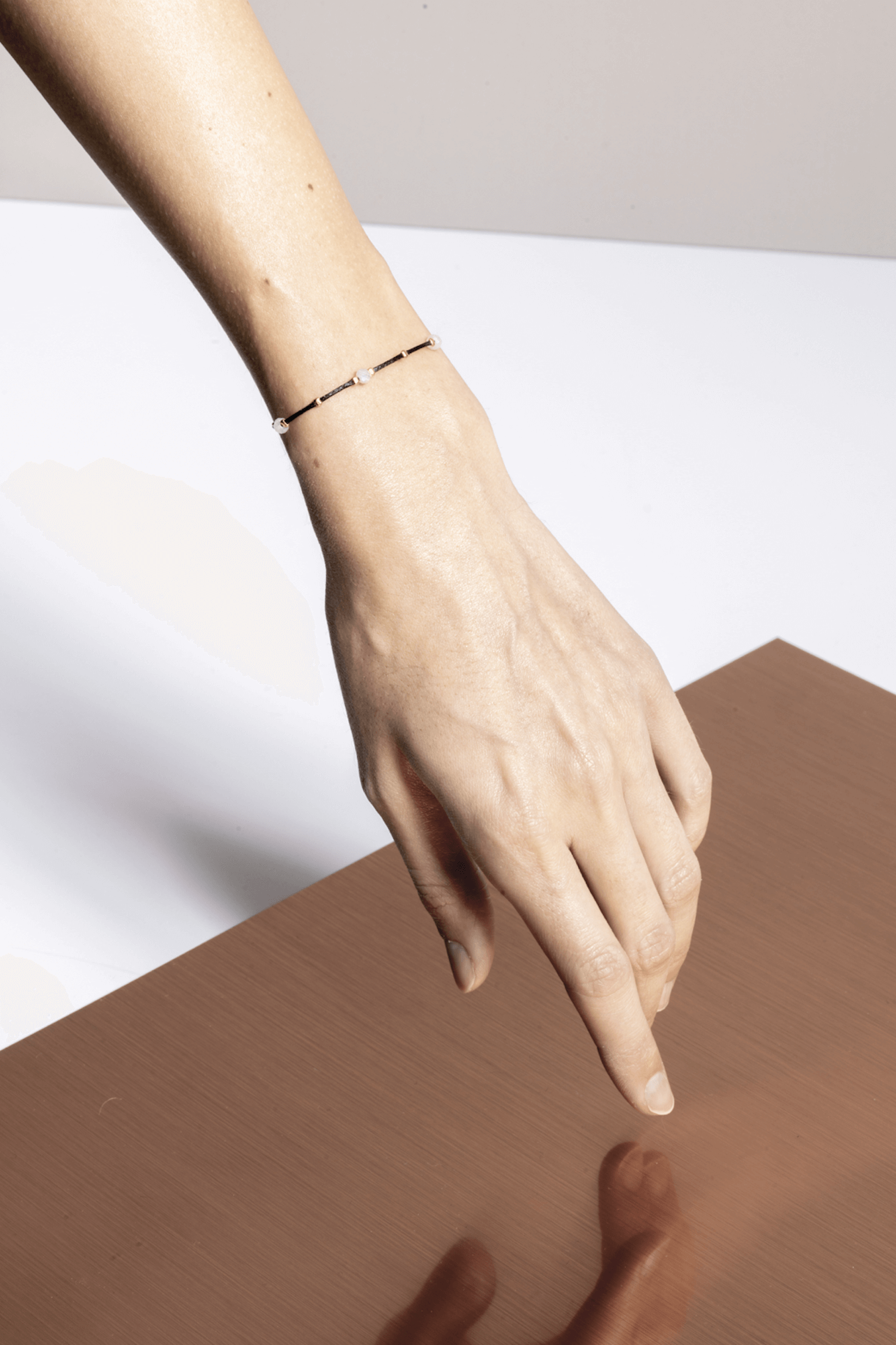 bracelet - CRYSTAL DOTS - moonstone - collab zürich