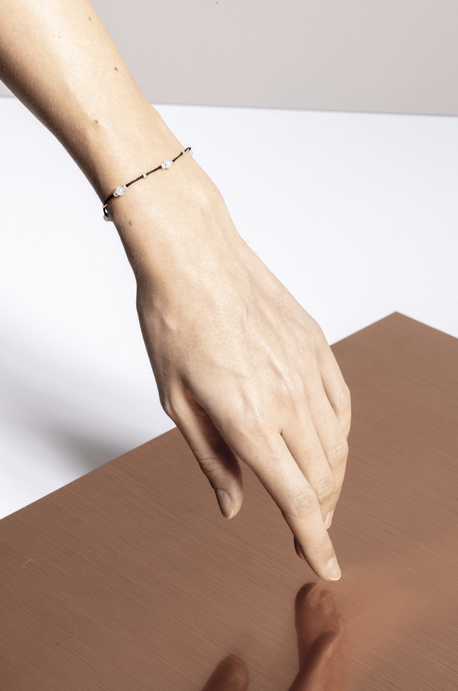 bracelet - CRYSTAL DOTS - moonstone - collab zürich