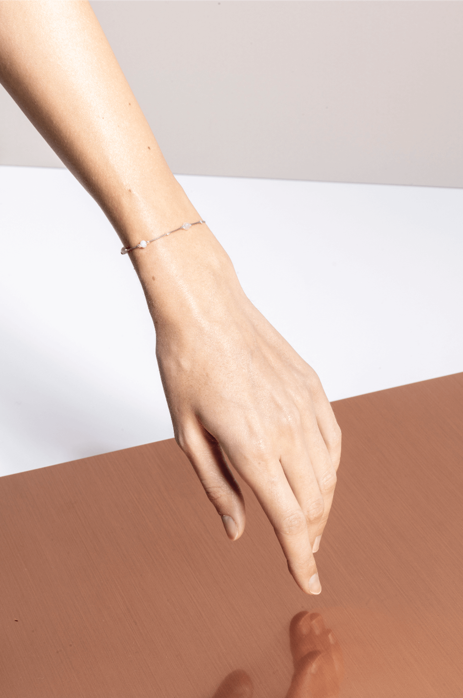 bracelet - CRYSTAL DOTS - moonstone - collab zürich