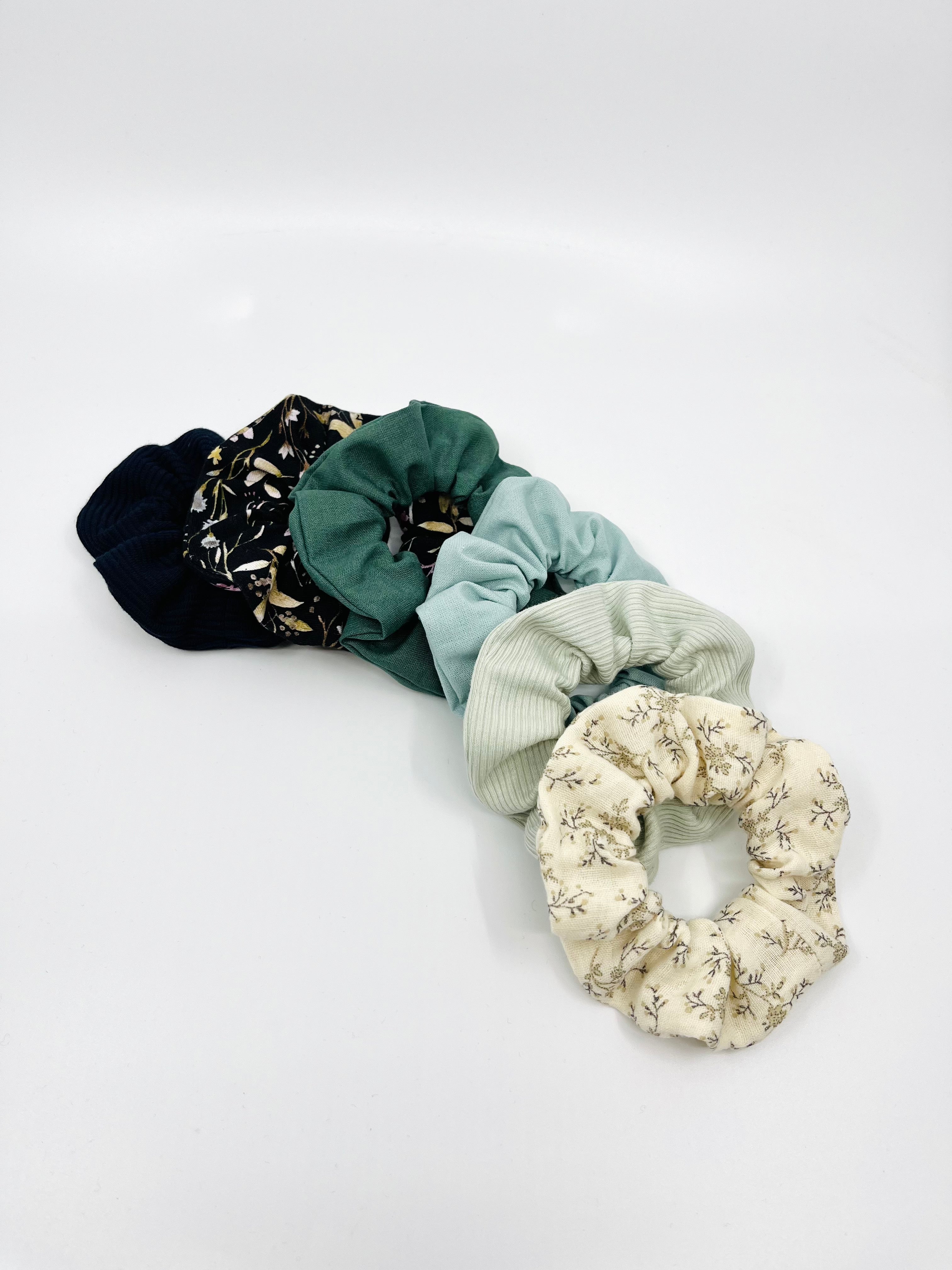scrunchie - 10am x collab - anisha - collab zürich