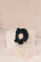 scrunchie - MEDINA - silk - emerald hbik - collab zürich