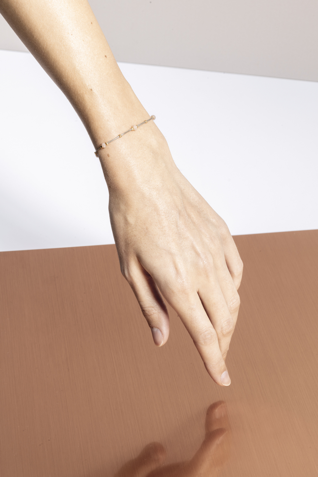 bracelet - CRYSTAL DOTS - peach moonstone - collab zürich