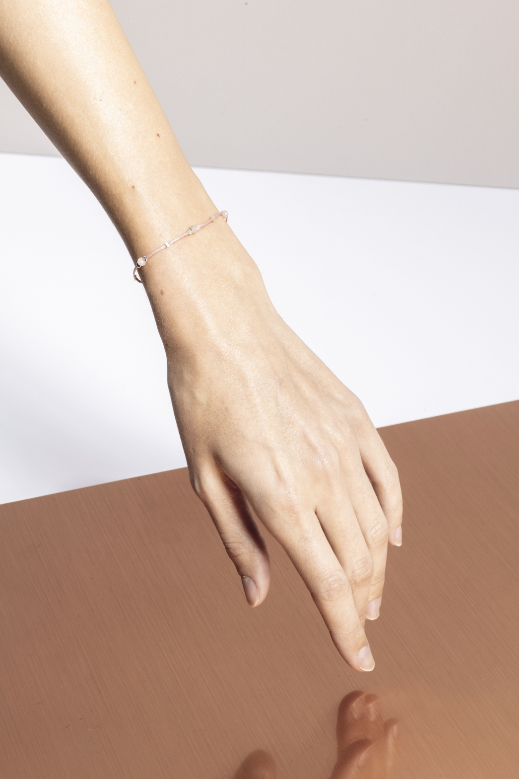 bracelet - CRYSTAL DOTS - peach moonstone - collab zürich