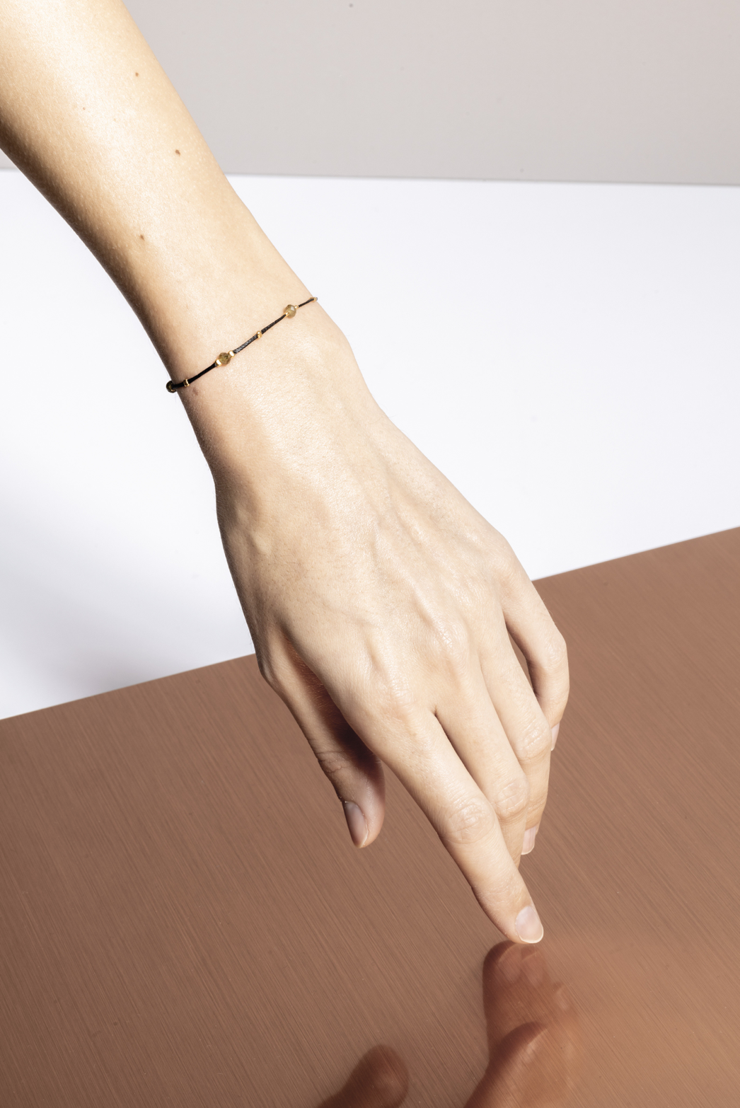 bracelet - CRYSTAL DOTS - green garnet - collab zürich