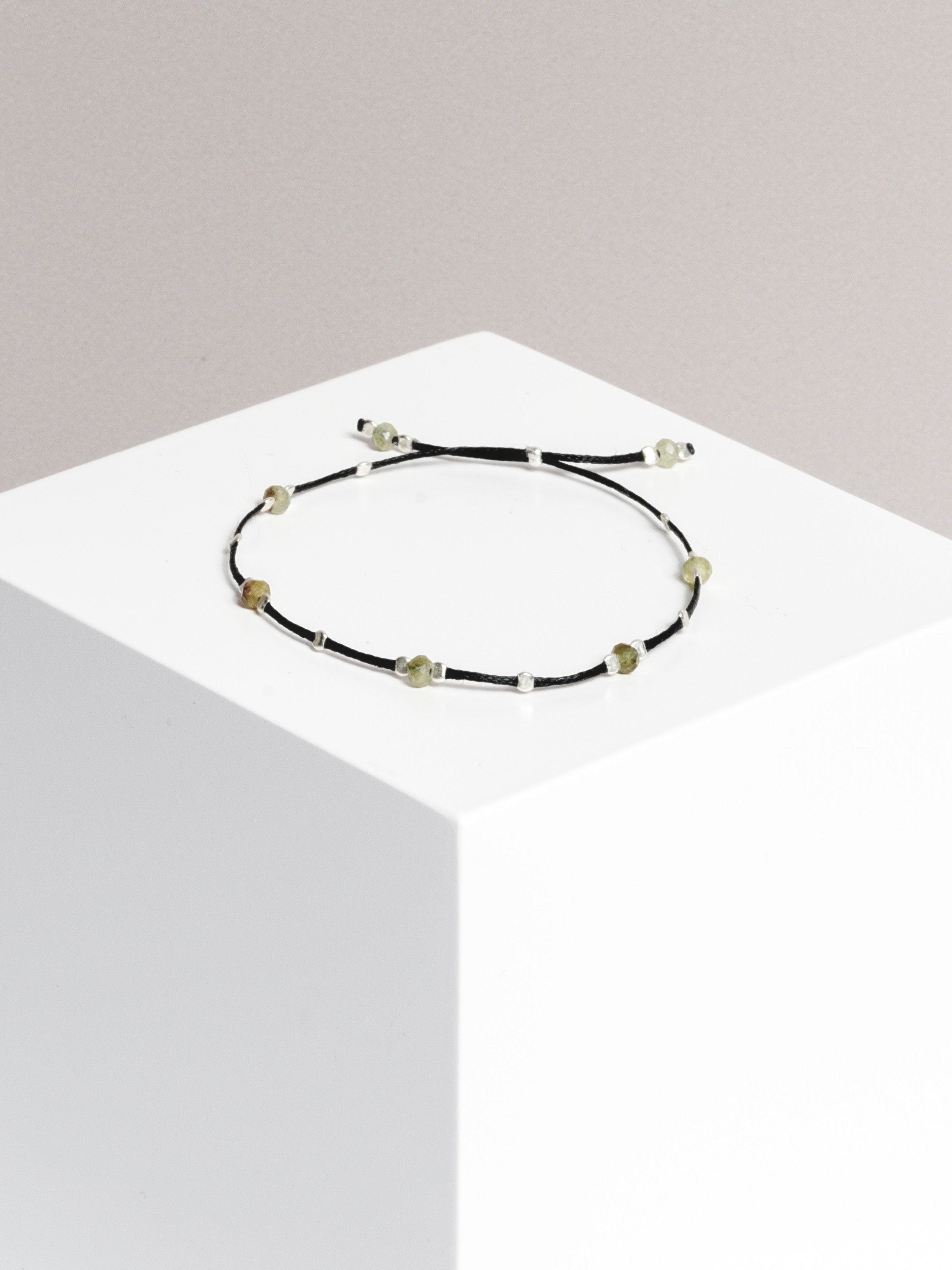 bracelet - CRYSTAL DOTS - green garnet - collab zürich