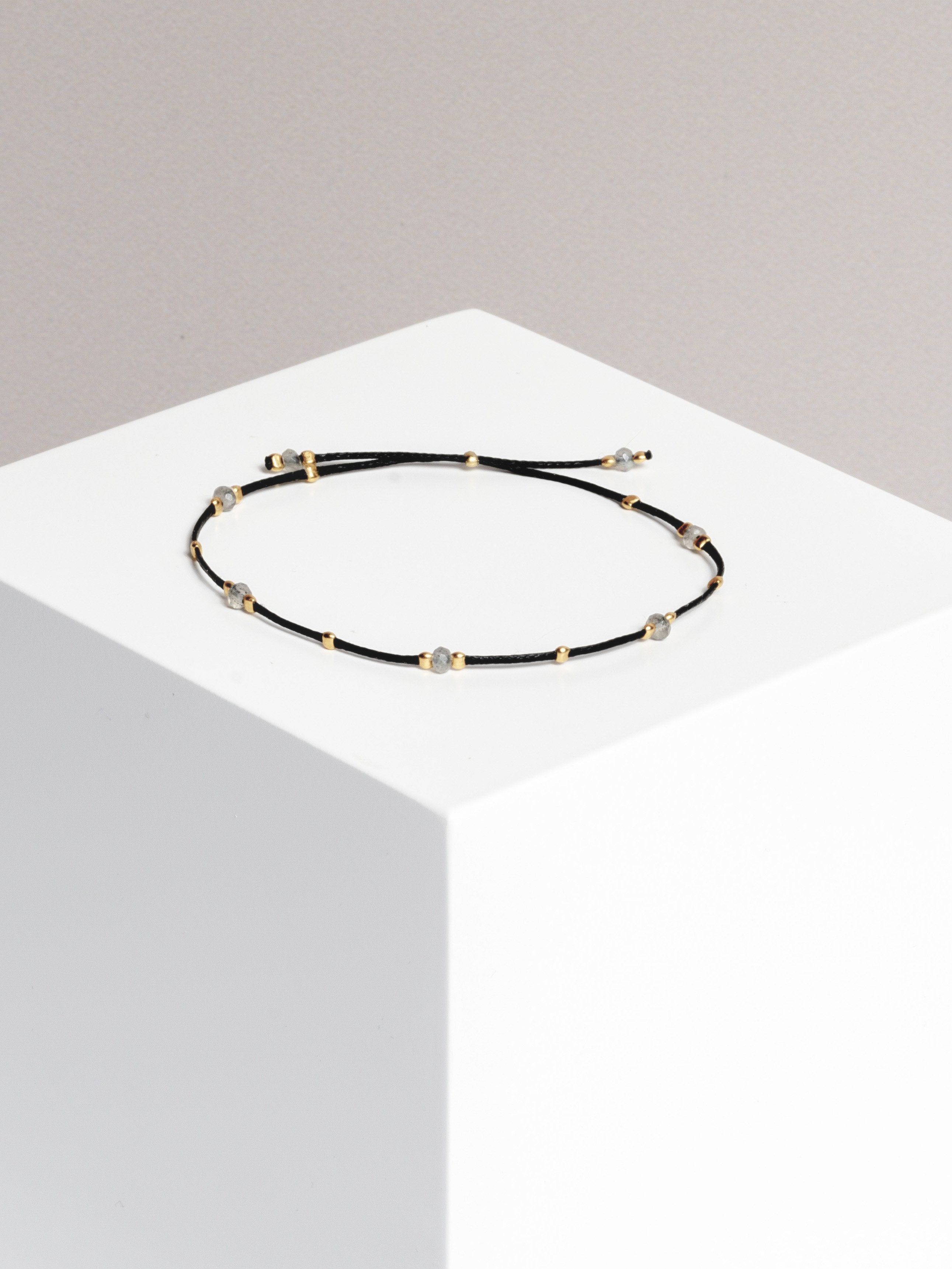bracelet - CRYSTAL DOTS - labradorite - collab zürich