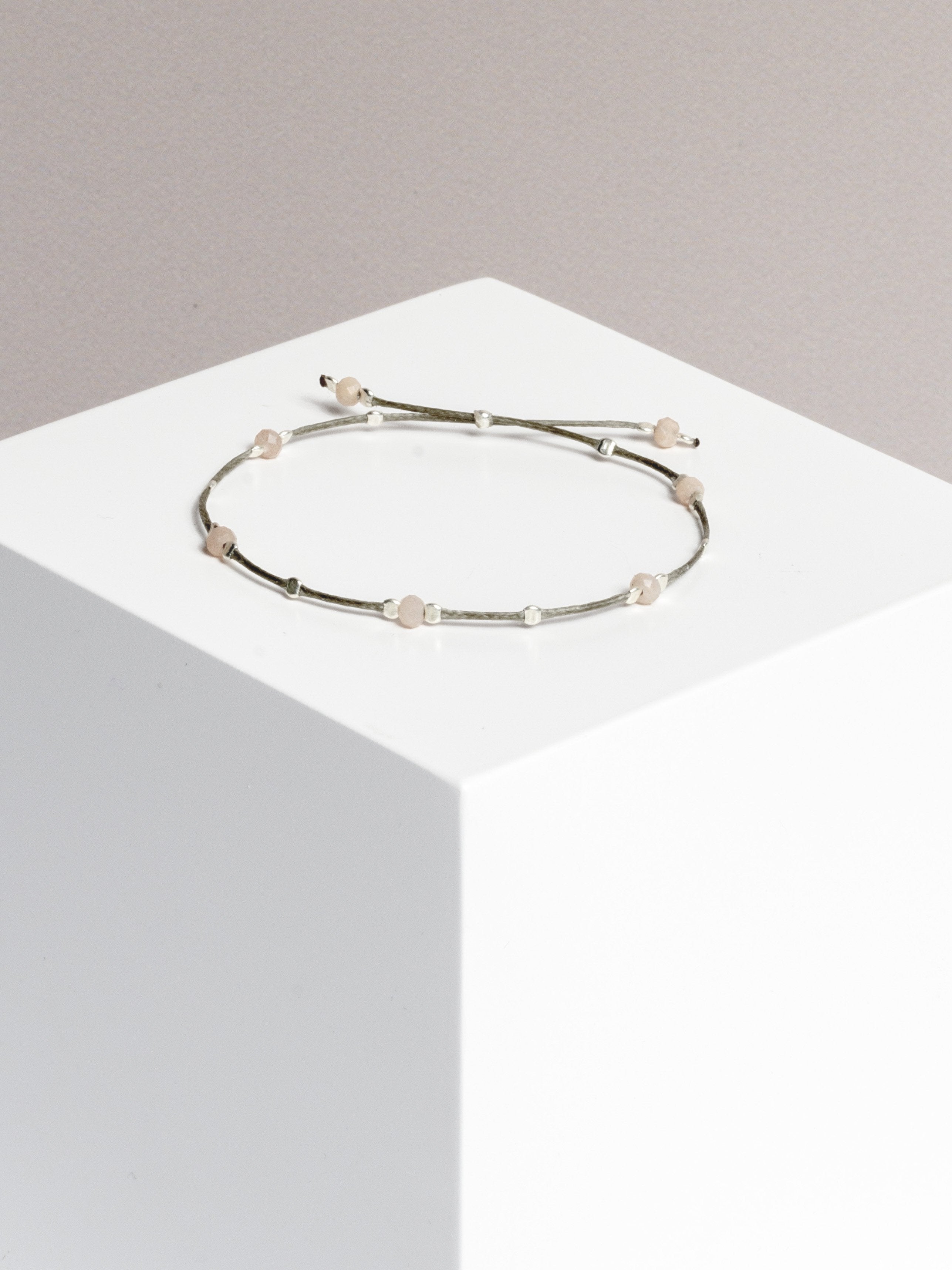bracelet - CRYSTAL DOTS - peach moonstone - collab zürich