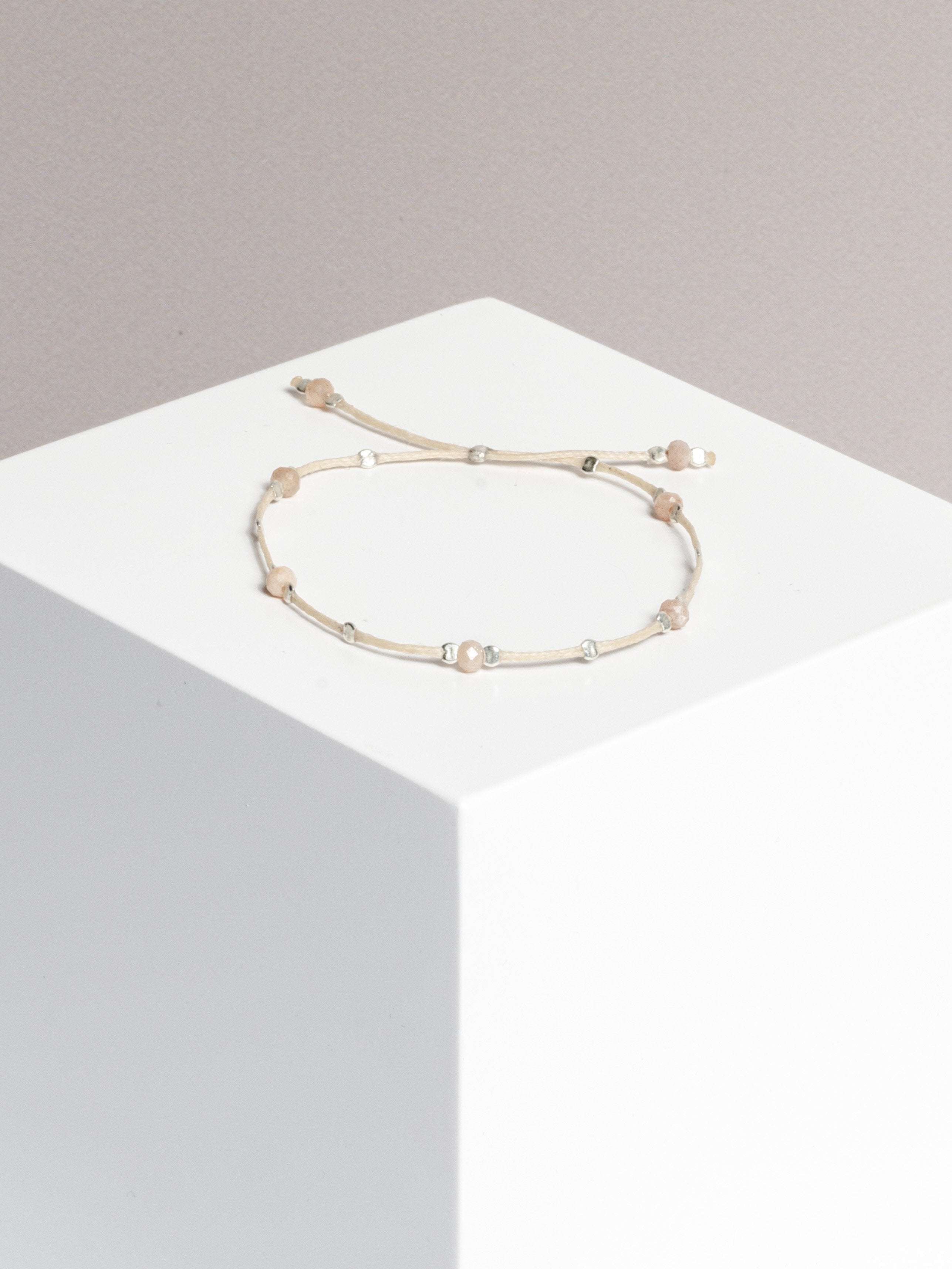 bracelet - CRYSTAL DOTS - peach moonstone - collab zürich