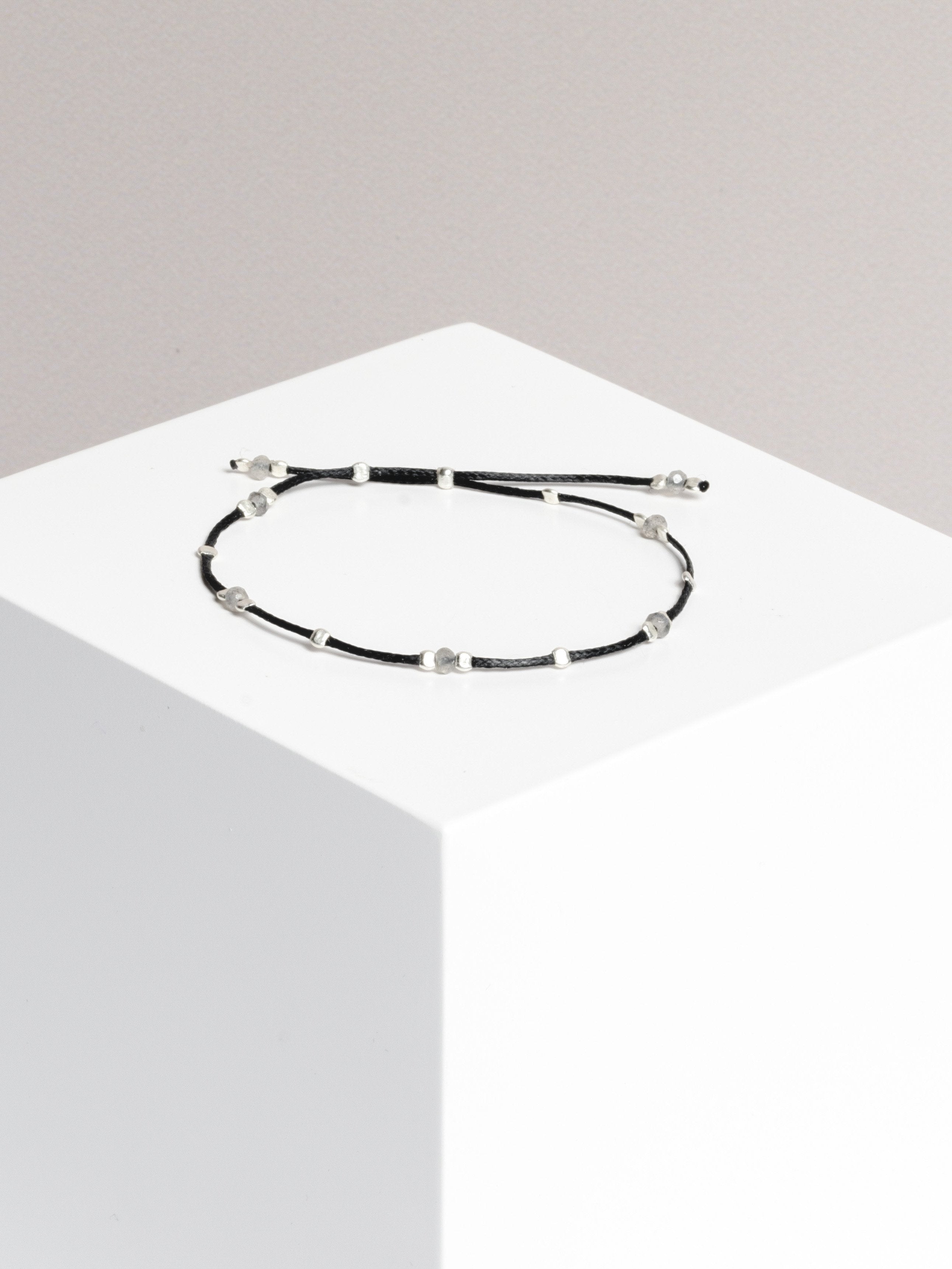 bracelet - CRYSTAL DOTS - labradorite - collab zürich