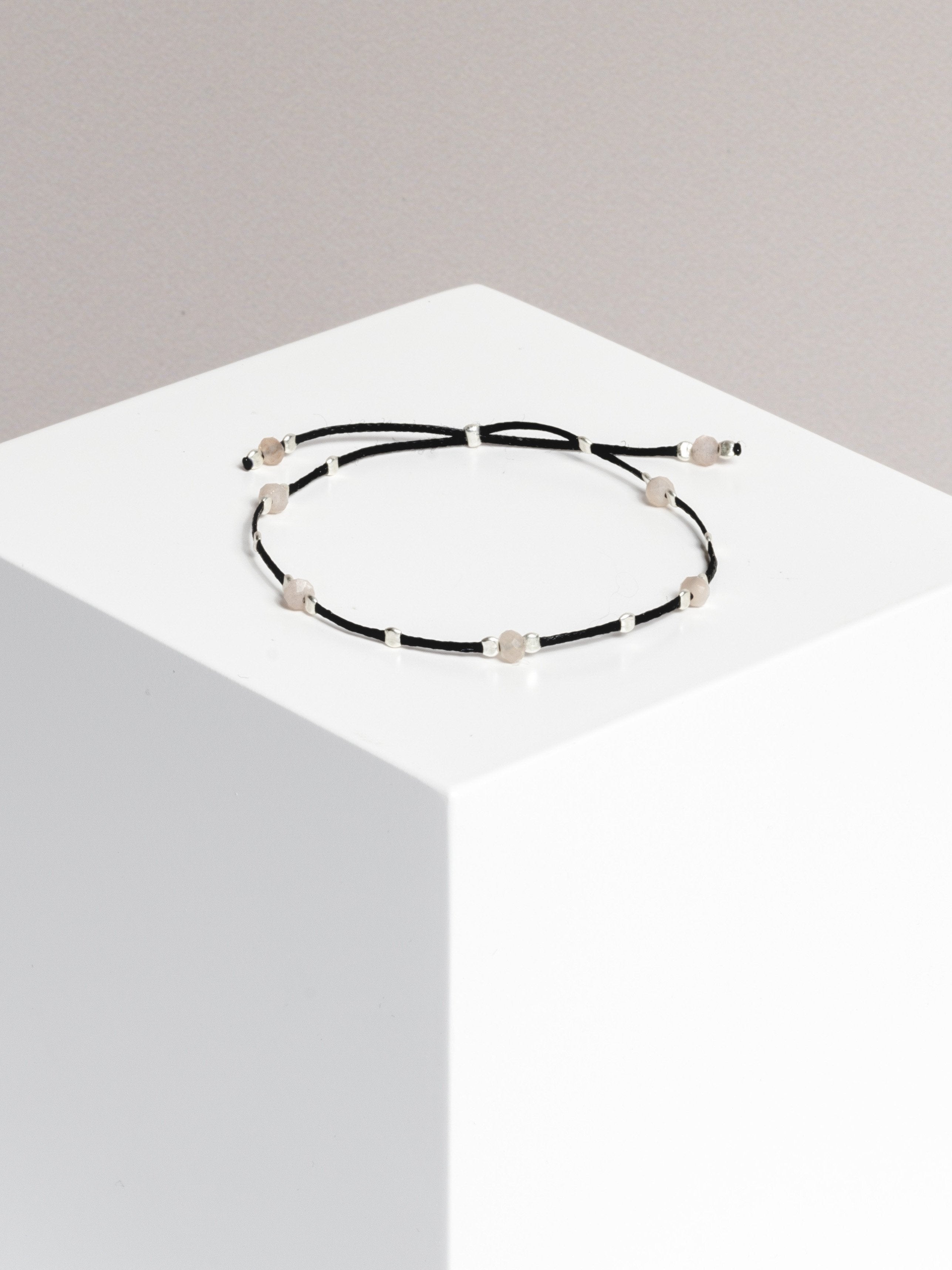 bracelet - CRYSTAL DOTS - peach moonstone - collab zürich