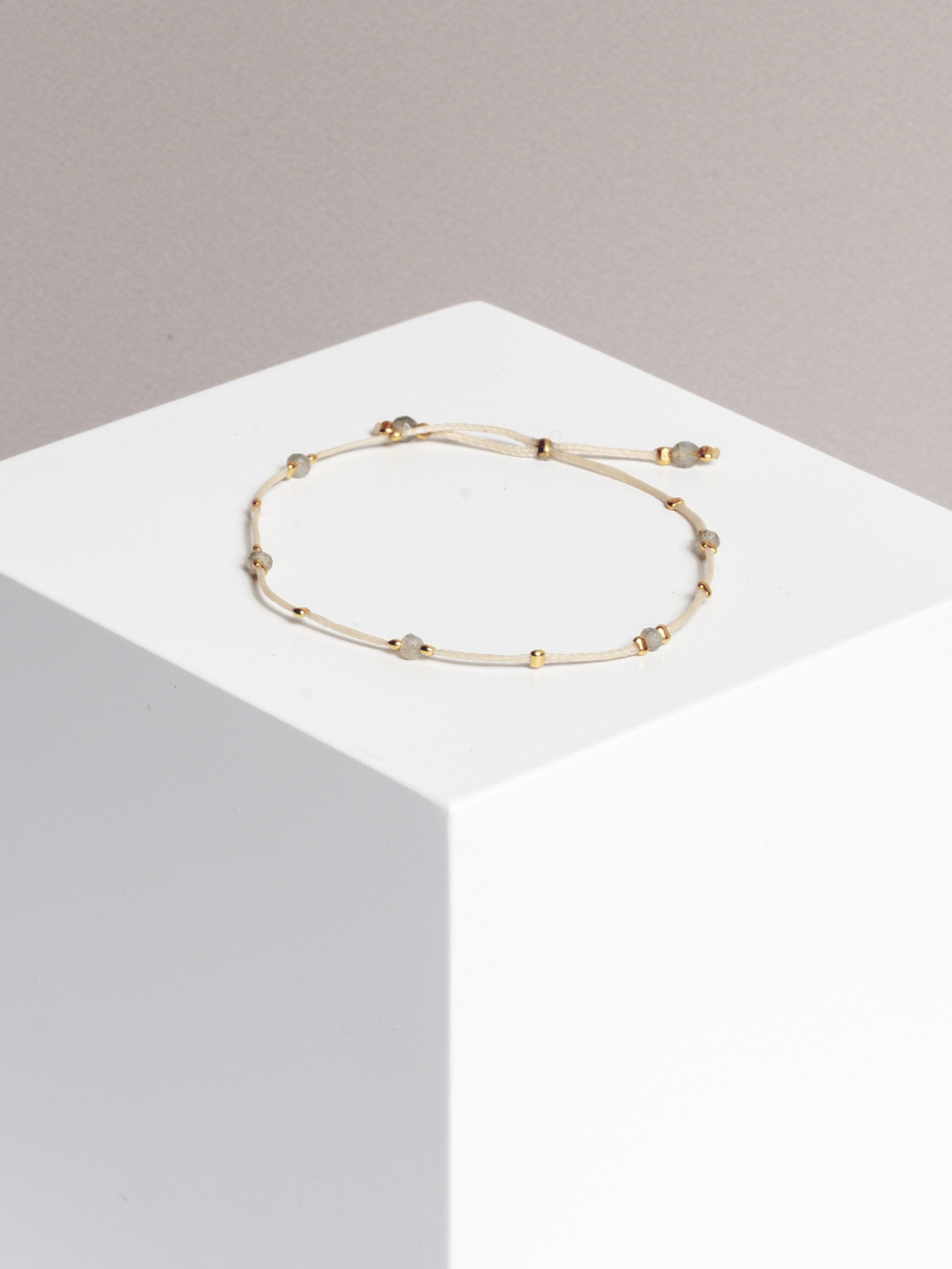 bracelet - CRYSTAL DOTS - labradorite - collab zürich