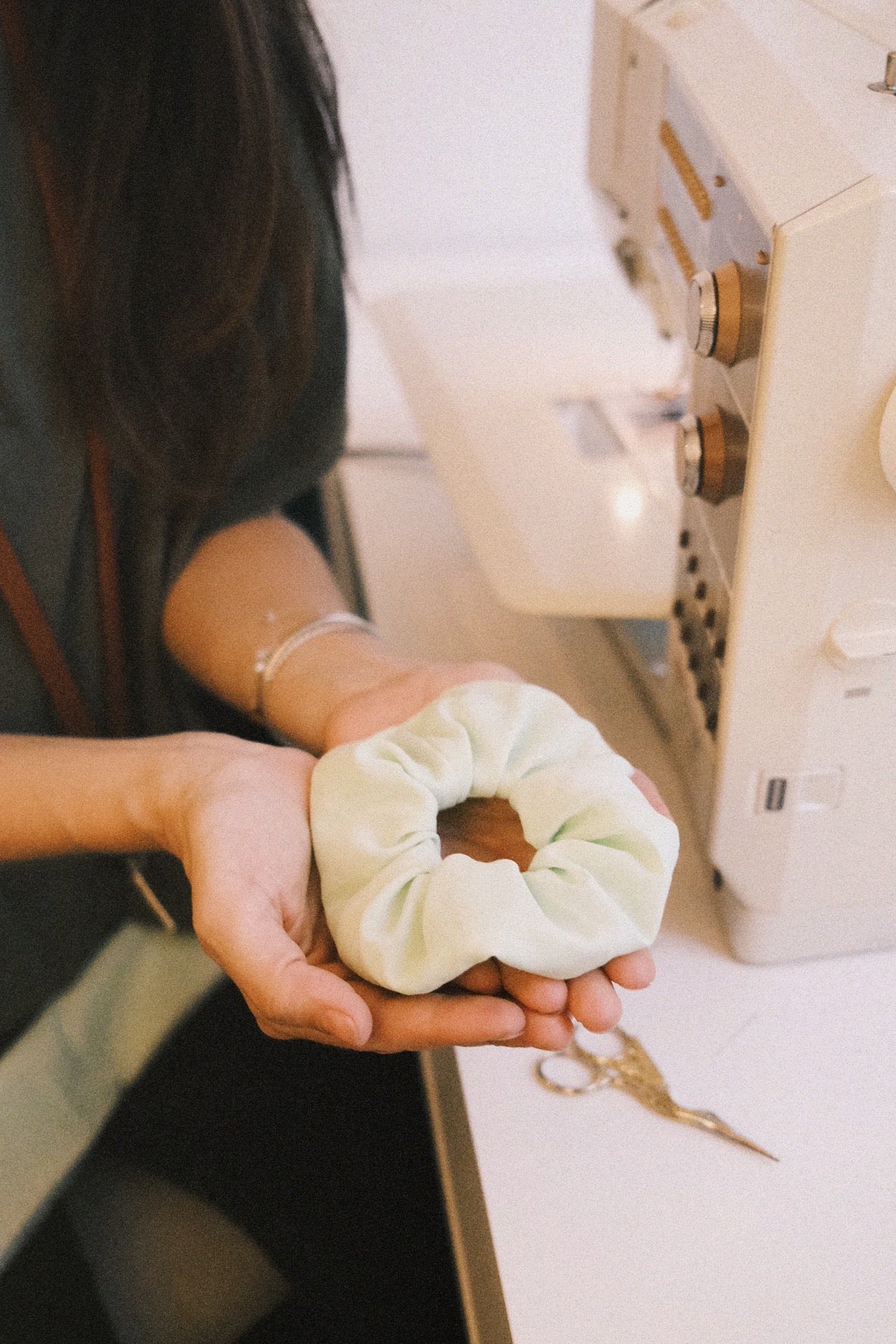 scrunchie - collab atelier edition - collab zürich