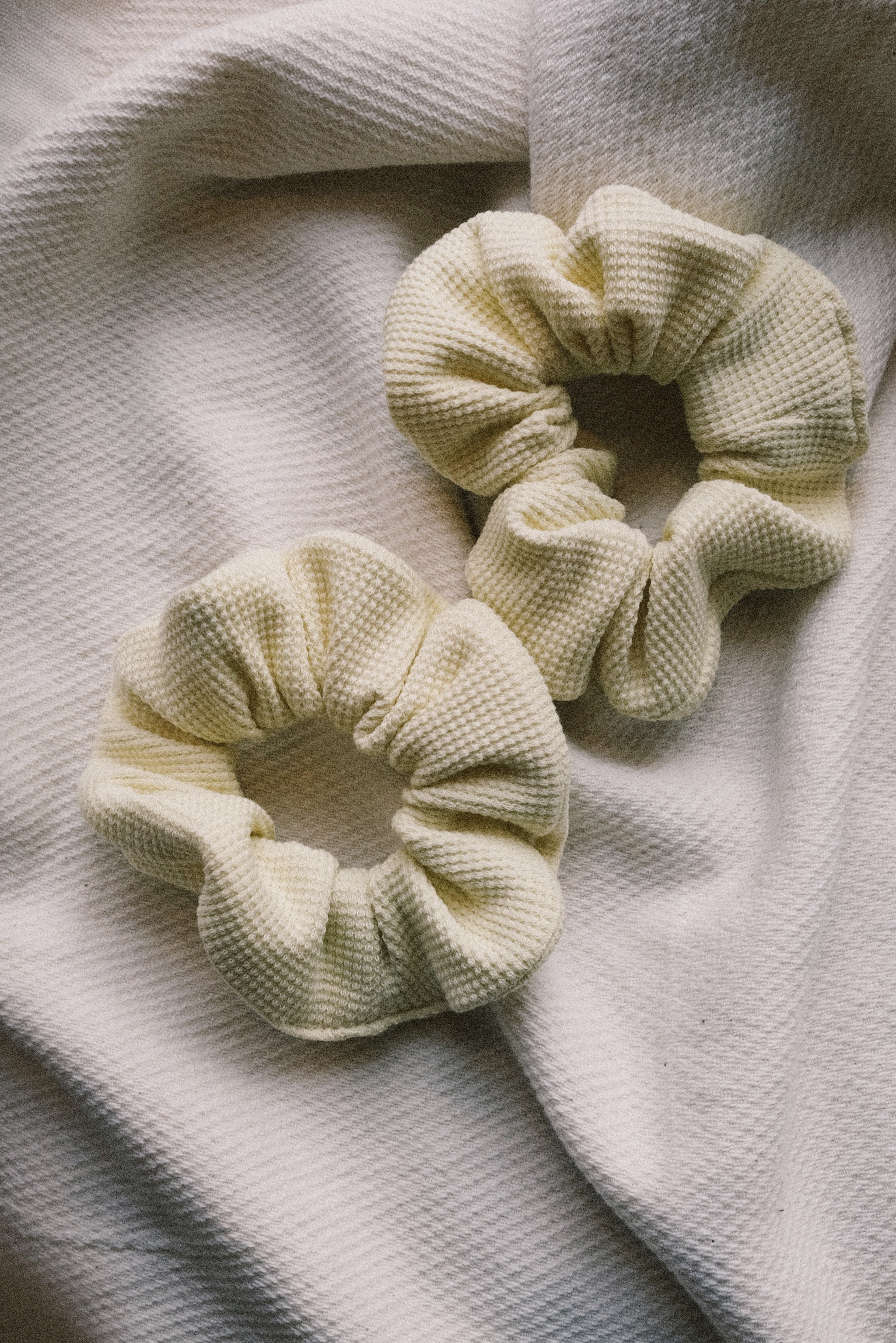 scrunchie - collab atelier edition - collab zürich