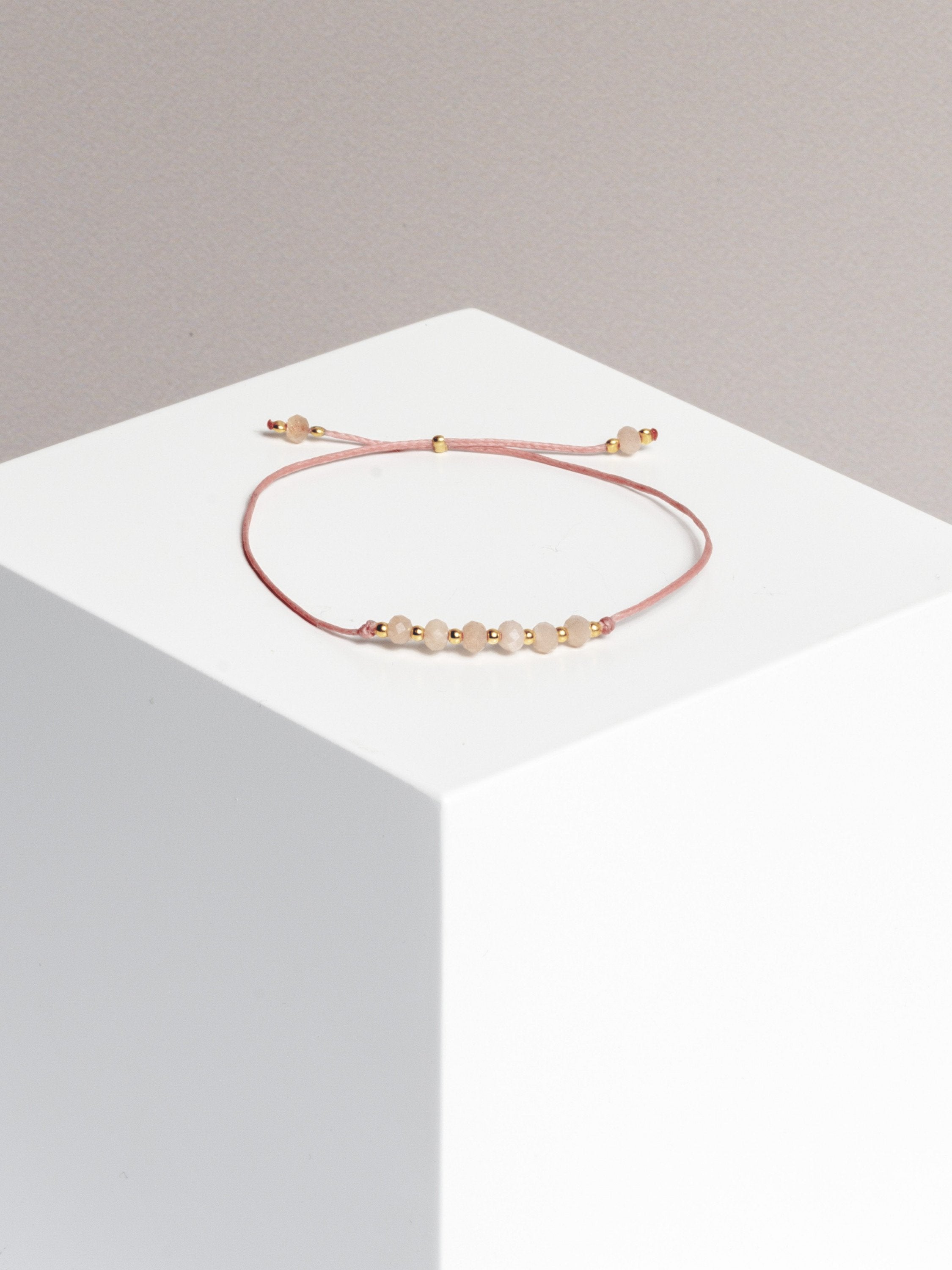 bracelet - SMALL BUT MIGHTY - peach moonstone - collab zürich